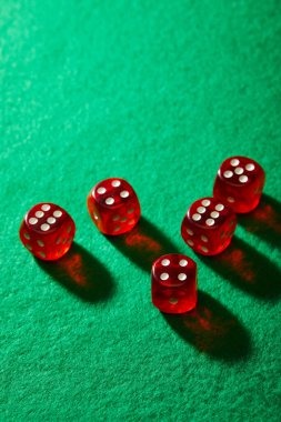 qqbet303 app navigation between Singapore Pools and live-dealer tables